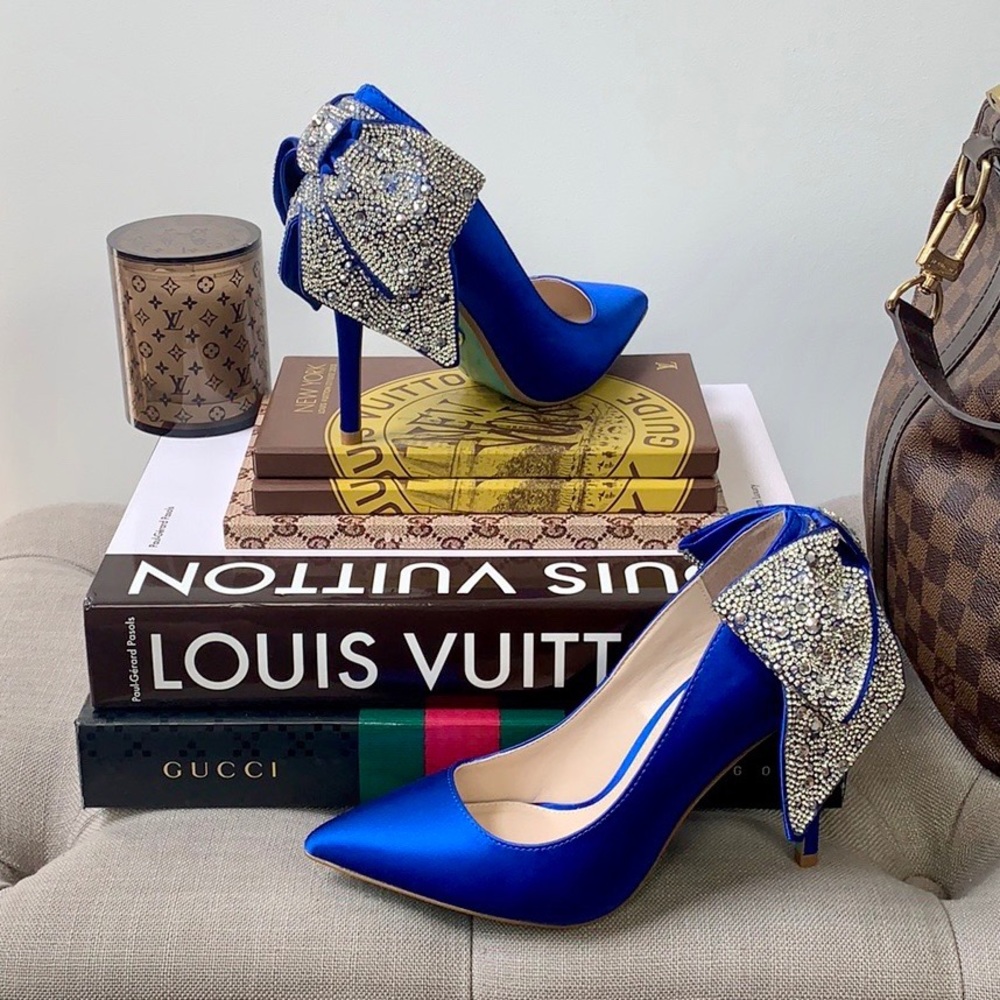 Betsey Johnson SB-BRYN BLUE SATIN Size 6 Bow Pumps